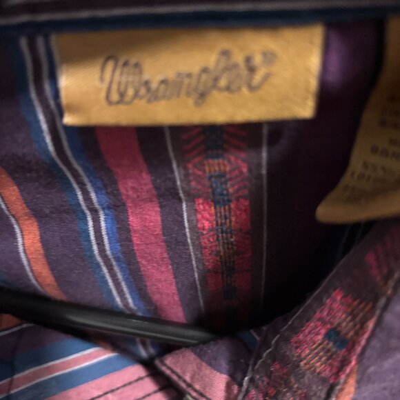 Wrangler Rodeo Contestant Shirt with sponsor patches etc - Picture 2 of 6